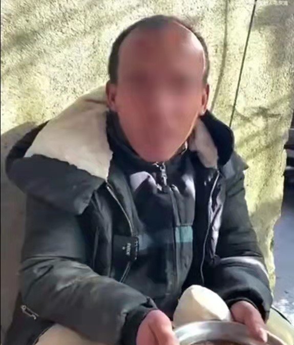 不法監禁の疑いで逮捕された夫(中国SNSより)