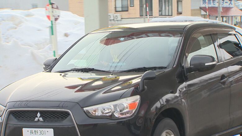 妙高市のガソリンスタンドで給油する長野県民