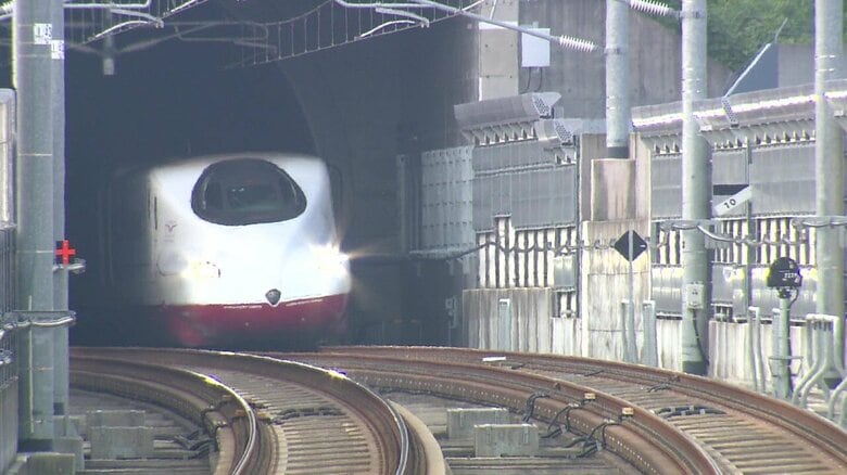 長崎～武雄温泉間を結ぶ西九州新幹線「かもめ」