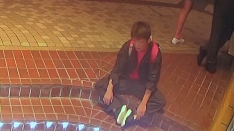 犯行後、防犯カメラに写る中村被告