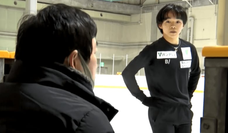 正和コーチと練習する鍵山