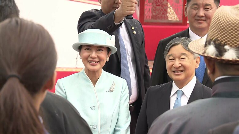 歓迎式典に出席された両陛下