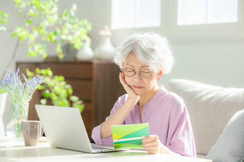 預貯金などはプラスの財産に（画像：イメージ）