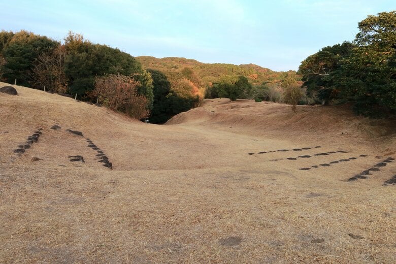 大手道。挟み撃ちを喰らわせる構造