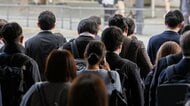 自殺者数減少も 若者・20代女性のリスク高まる 自殺対策白書で明らかに