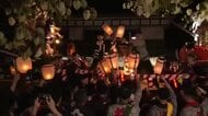 迫力満点！曳山同士が激しく激突　角館のお祭り「観光やまぶっつけ」　町内が熱気に包まれる　秋田・仙北市