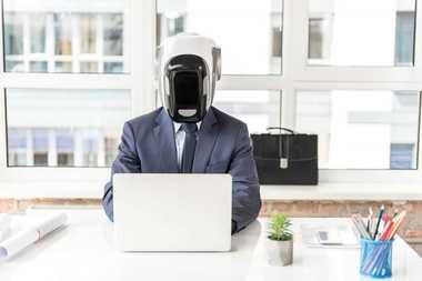 日本人は「人間の上司よりロボットを信頼」…だけど置き換わるとは思わない“複雑な心情”