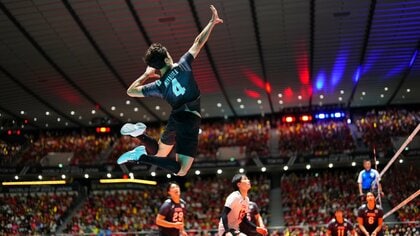 【速報】W杯バレー “2強決戦”　日本は全員バレーで第３セットを連取！セットカウント2ｰ1勝利に王手【パリ五輪予選】