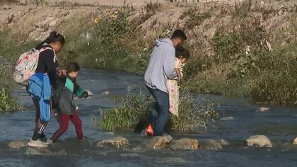 国境に殺到する不法移民…「タイトル42」まもなく失効　「送還」と「受け入れ」で揺れるアメリカ国内