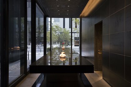 『島耕作』も並んだ日本一行列の出来る“伝説の立ち食いそば屋”の店主が語る秘話