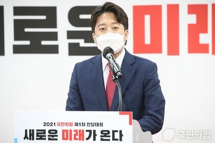 「85年生まれの36歳」が文在寅政権に挑戦状　韓国で始まった若い男たちの反乱