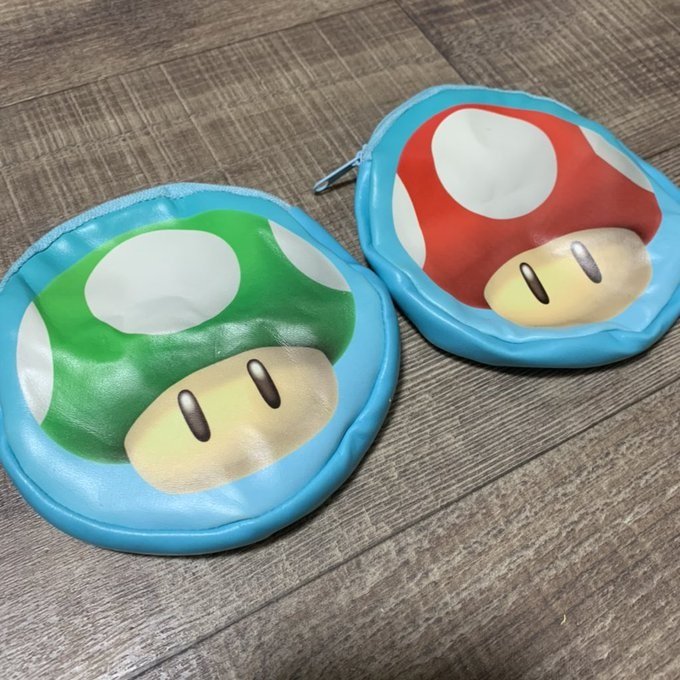 色違いの財布のプレゼントも
