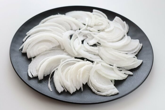 空気にさらすだけで辛みを和らげることができます