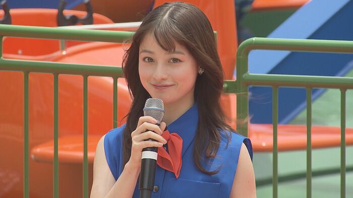 ミッフィーカラーで橋本環奈さん登場