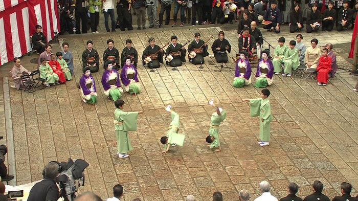 男の子の踊子の演出