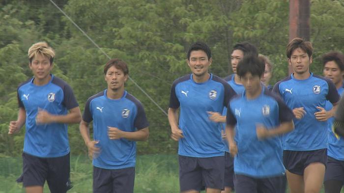 トリニータ 報道陣に練習公開 リーグ再開控え4か月ぶりに