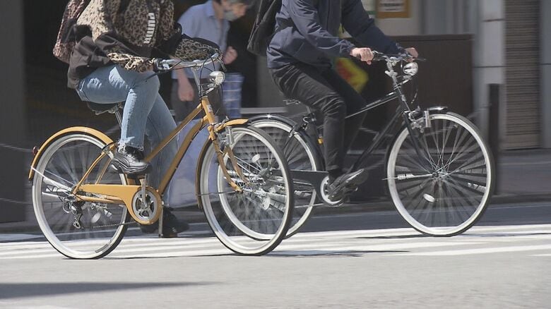 自転車の交通違反に「青切符導入」へ　携帯電話の使用で反則金は1万2000円　背景には自転車事故増加が…｜FNNプライムオンライン