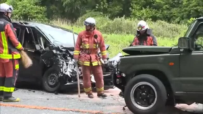 久米南町で交通事故　国道で乗用車と軽乗用車が正面衝突し子供含む５人がけが【岡山】｜FNNプライムオンライン