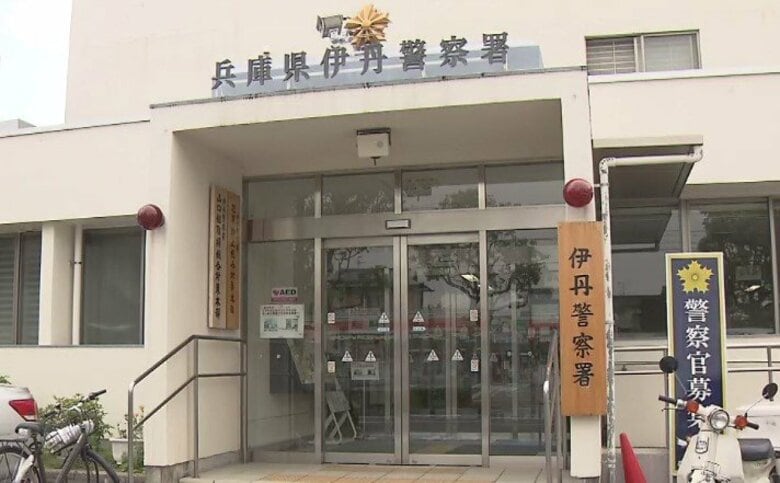 ミニスカで『女装』の小学校講師の男逮捕　自転車で転倒　介抱に来た女子中学生にわいせつか「女装は事実」だが容疑は否認｜FNNプライムオンライン