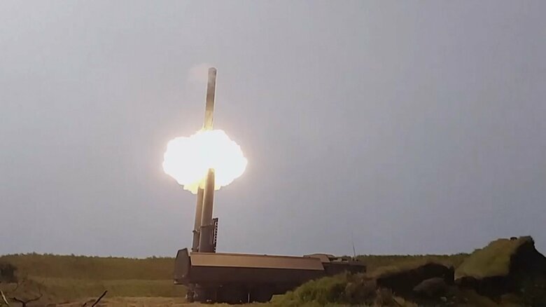 ボストーク2022演習でオー二クス対艦ミサイルを発射するバスチオン地対艦ミサイルシステム