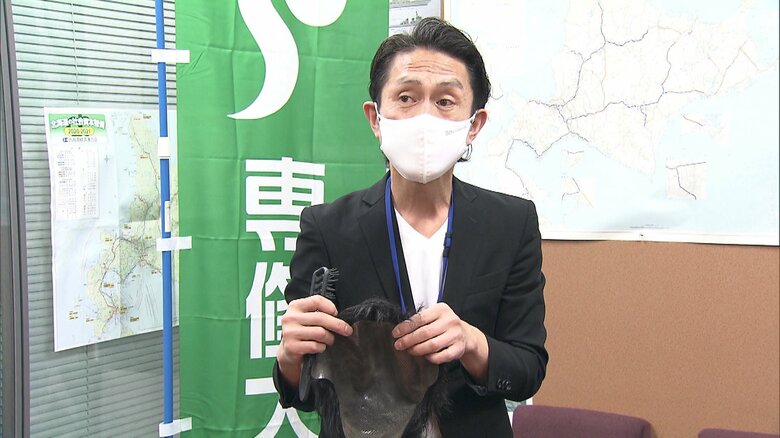かつらを作ったi-three井上靖二代表（19日）