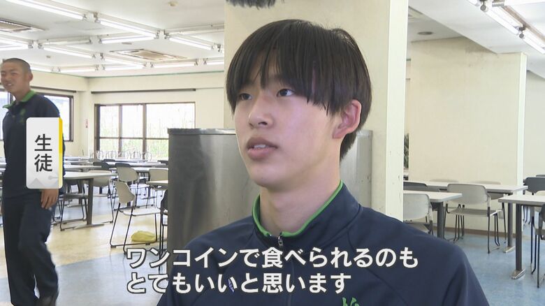 学食で一風堂のラーメンを食べた柳川高校の生徒