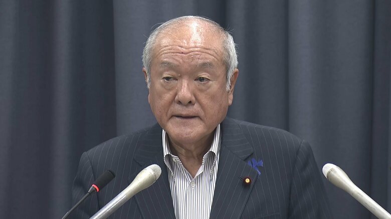 鈴木財務相「一時的な措置であることから、特段重複を認めないといった考え方に立たなかった」と説明