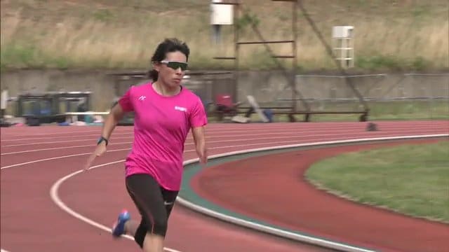 練習をする陸上女子400ｍ・視覚障害Ｔ13クラス　佐々木真菜選手（2024年5月撮影）