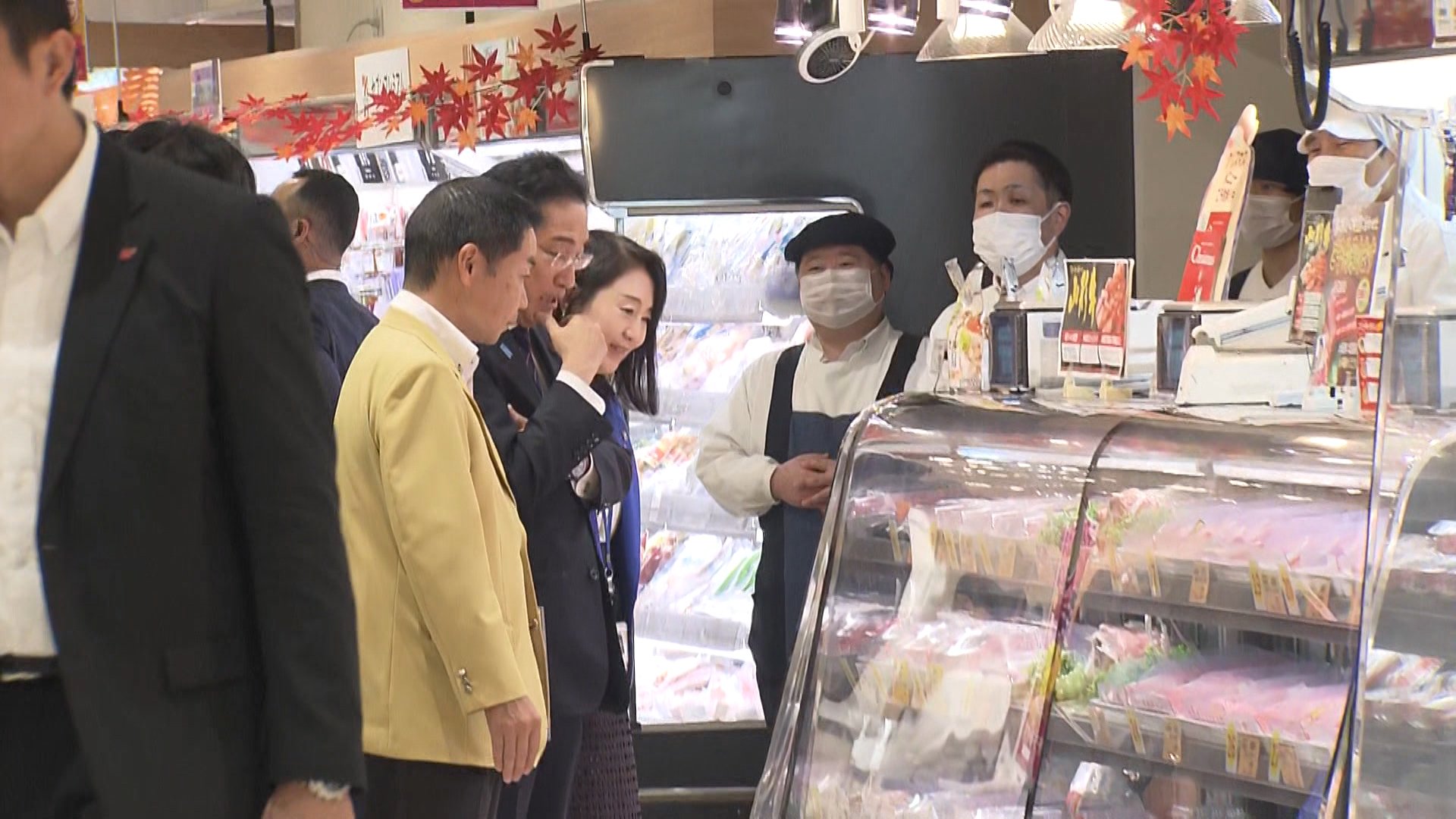 野菜や肉「確かに高くなっている」岸田首相がイトーヨーカドー視察 「思い切った対策」の実行を表明(FNNプライムオンライン) - goo ニュース
