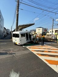 広電宮島線とJR山陽線が並走する踏切　軽自動車が遮断器に衝突　広島市西区　
