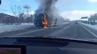 【速報】新千歳空港に近い高速道路で路線バスが炎上…ケガ人おらず乗客乗員は全員避難済み＿恵庭ICと千歳IC上下線で通行止め＜北海道＞