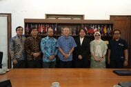 ガジャマダ大学国際部を訪問、廃棄物のリサイクルについて意見交換を実施