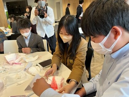 生理痛でつらそうな女性にどう接したら？ 女子中高生が男子生徒とワークショップを開催「生理をタブー視する社会を変える」