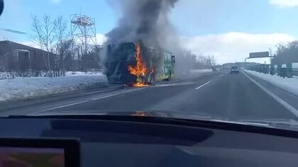 【速報】新千歳空港に近い高速道路で路線バスが炎上…ケガ人おらず乗客乗員は全員避難済み＿恵庭ICと千歳IC上下線で通行止め＜北海道＞