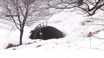 春が来たのに大雪の影響が　トンネルをふさぐ雪や雪崩で橋が流出　JR只見線・国道252号線の一部で不通が続く　観光シーズンを迎え早期復旧を望む声【福島発】