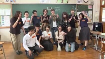 アメリカの大学生が諸塚中学校を訪問　学校見学や給食を通じて交流