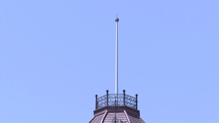 建てられた当初は天気予報の役割をしていた八角塔
