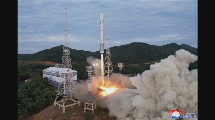 公開された、5月31日に打ち上げられたロケットの写真。失敗後の写真公開は異例だ(朝鮮中央通信)