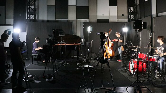 実際の録音風景の様子(提供:ヤマハ株式会社)