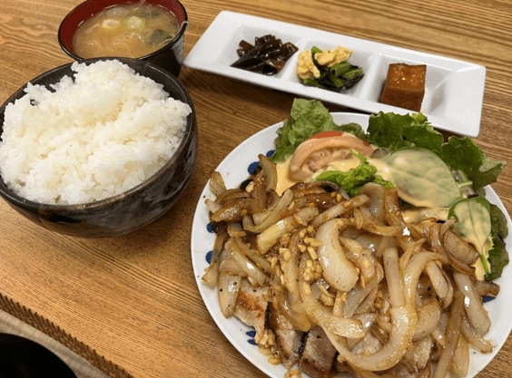 ポークソテー定食 800円