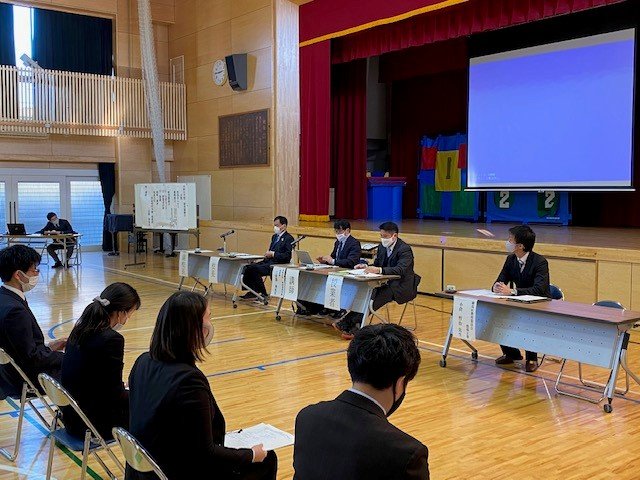 先生達の研究協議会では「運動が苦手な子への支援」などを議論