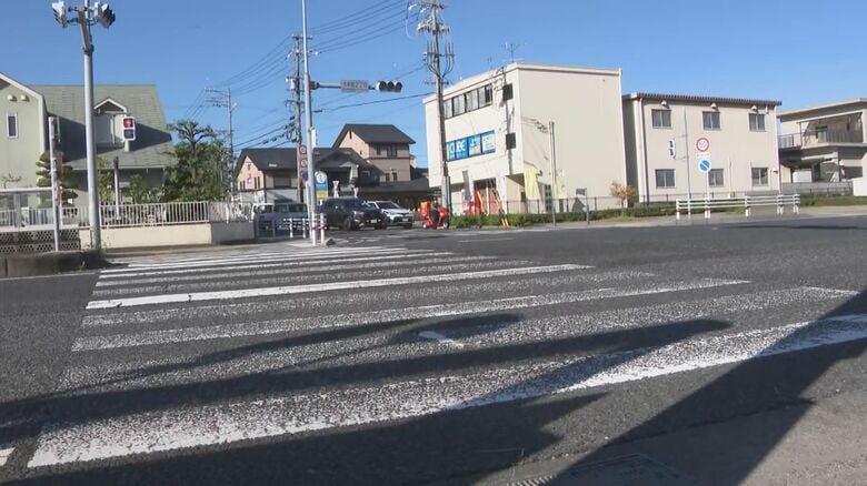 信号機は乗用車側が“青”…国道1号線の交差点で横断歩道を渡っていた男性が乗用車にはねられ死亡｜FNNプライムオンライン