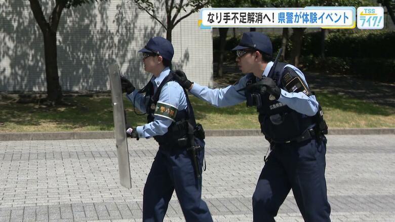 「警察官ってすごい」広島県警がなり手不足解消へ体験イベント開催　高校生、社会人が鑑識活動や逮捕術学ぶ｜FNNプライムオンライン
