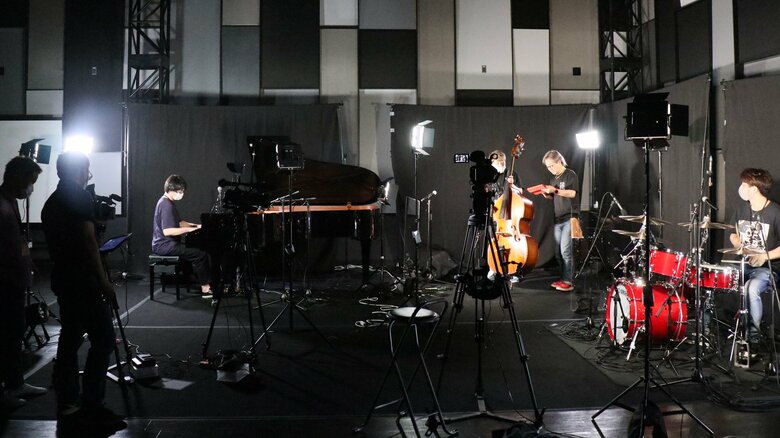 実際の録音風景の様子(提供:ヤマハ株式会社)
