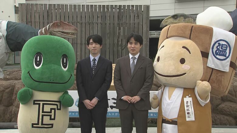 右はあわら温泉の「湯巡権三」