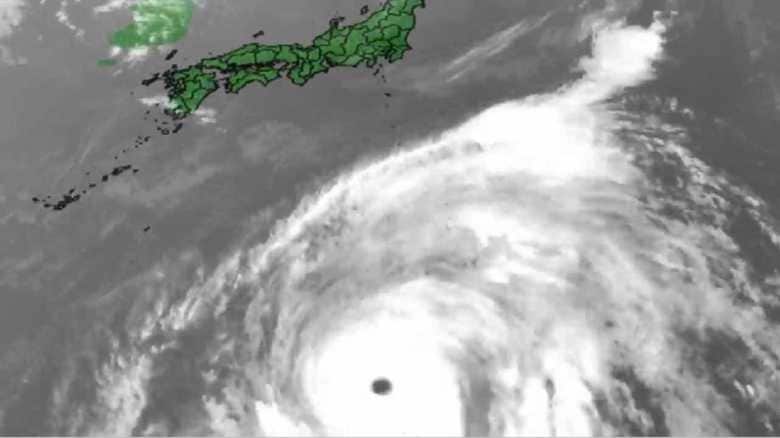 “今年最強”の台風19号が日本列島に接近中…気象庁が異例の緊急会見