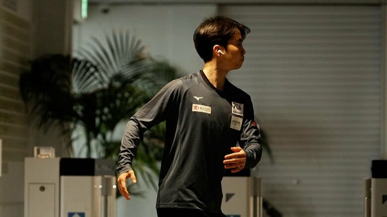 陸上トレーニングに励む友野