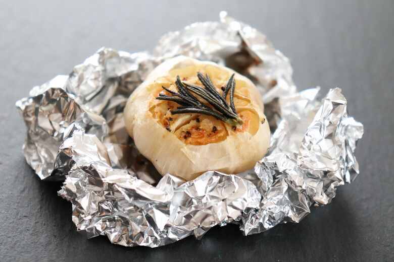にんにく丸ごとホイル焼き
