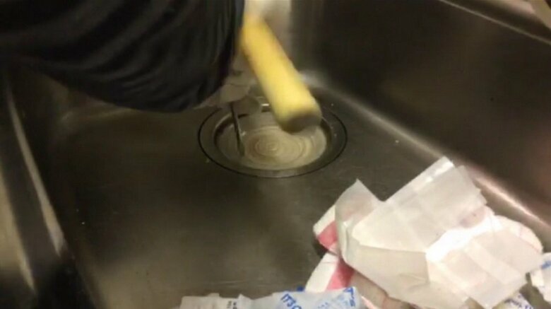 テープをはがして叩く！