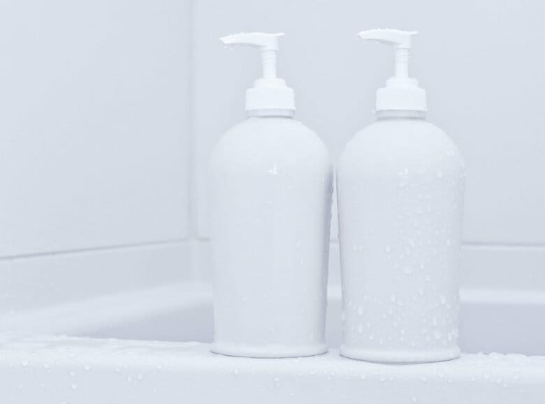 ボトルを水洗いする方がいいのか（画像はイメージ）